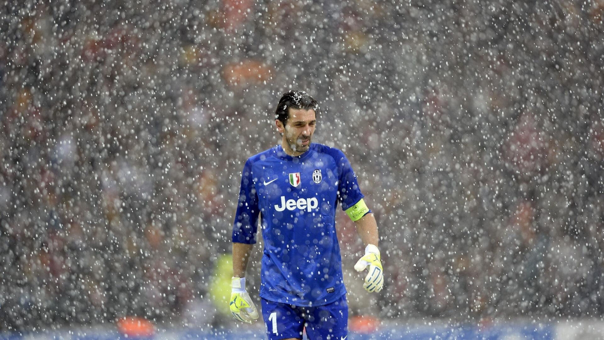 国足主帅分享赛前心理调整经验，国足参加赛前训练