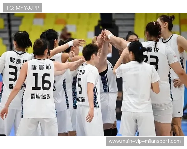 中国女篮的拼搏赢得世界掌声,中国女篮真棒 中国女篮的拼搏赢得世界掌声,中国女篮真棒